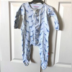 Magnetic Me infant baby footie onesie pajama size 6-9 months (16-19lbs)